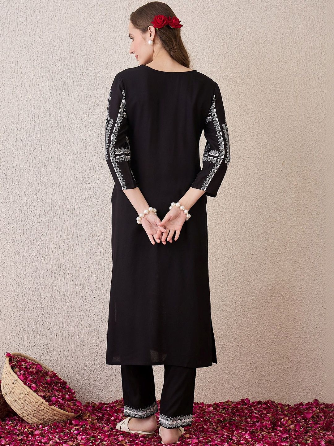 Women Ethnic Motifs Printed Regular Kurta with Trousers