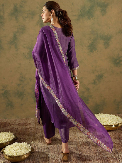 Dhiyona IE Ethnic Motifs Embroidered Kurta With Trousers & Dupatta