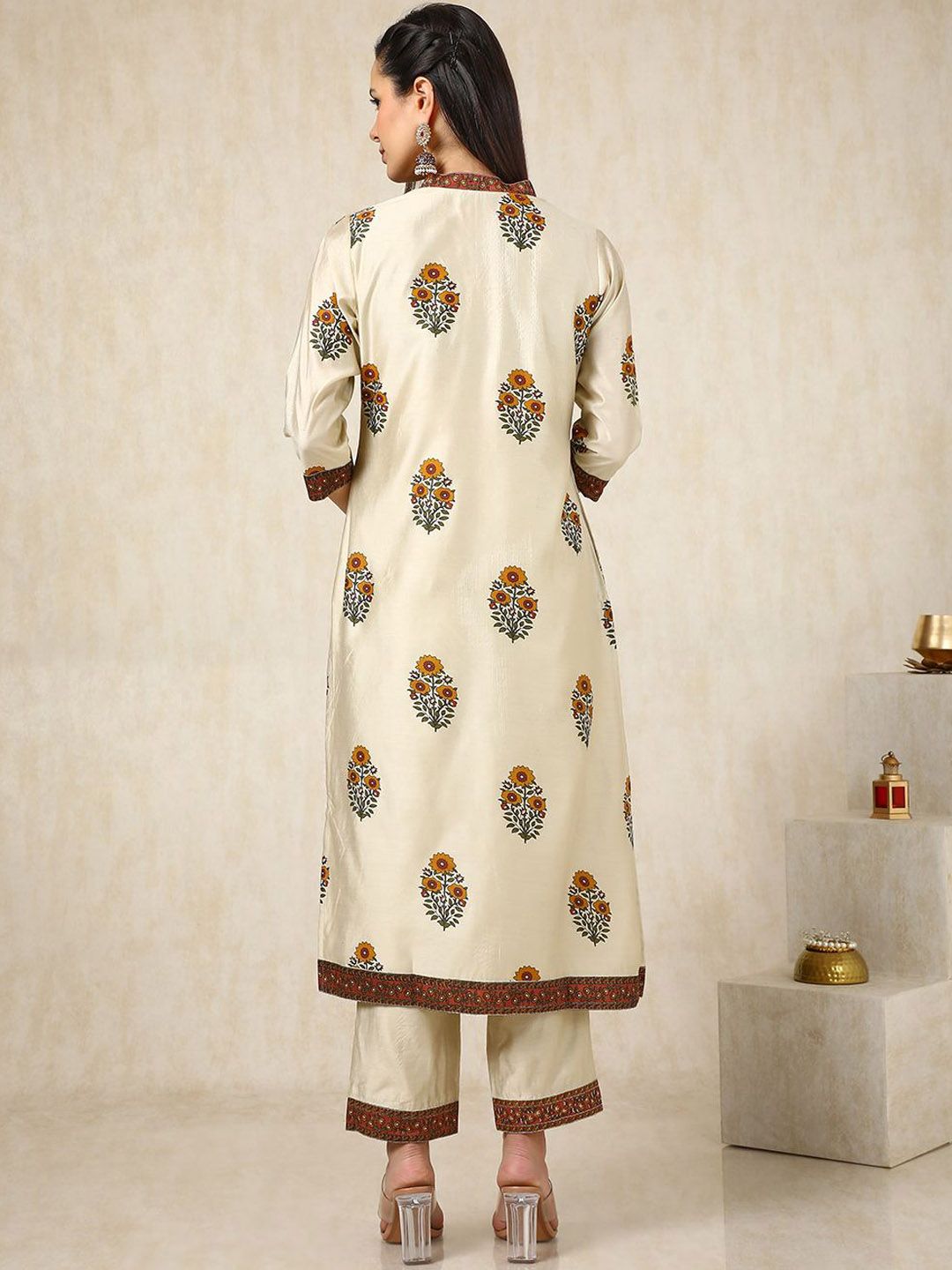 Dhiyona SO Women's Cream-Coloured Floral Printed V-Neck Regular Kurta With Trousers