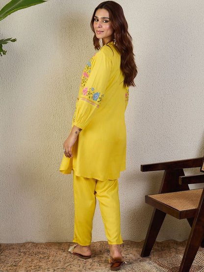Dhiyona IE Embroidered Mandarin Collar Tunic & Trousers Co-Ords