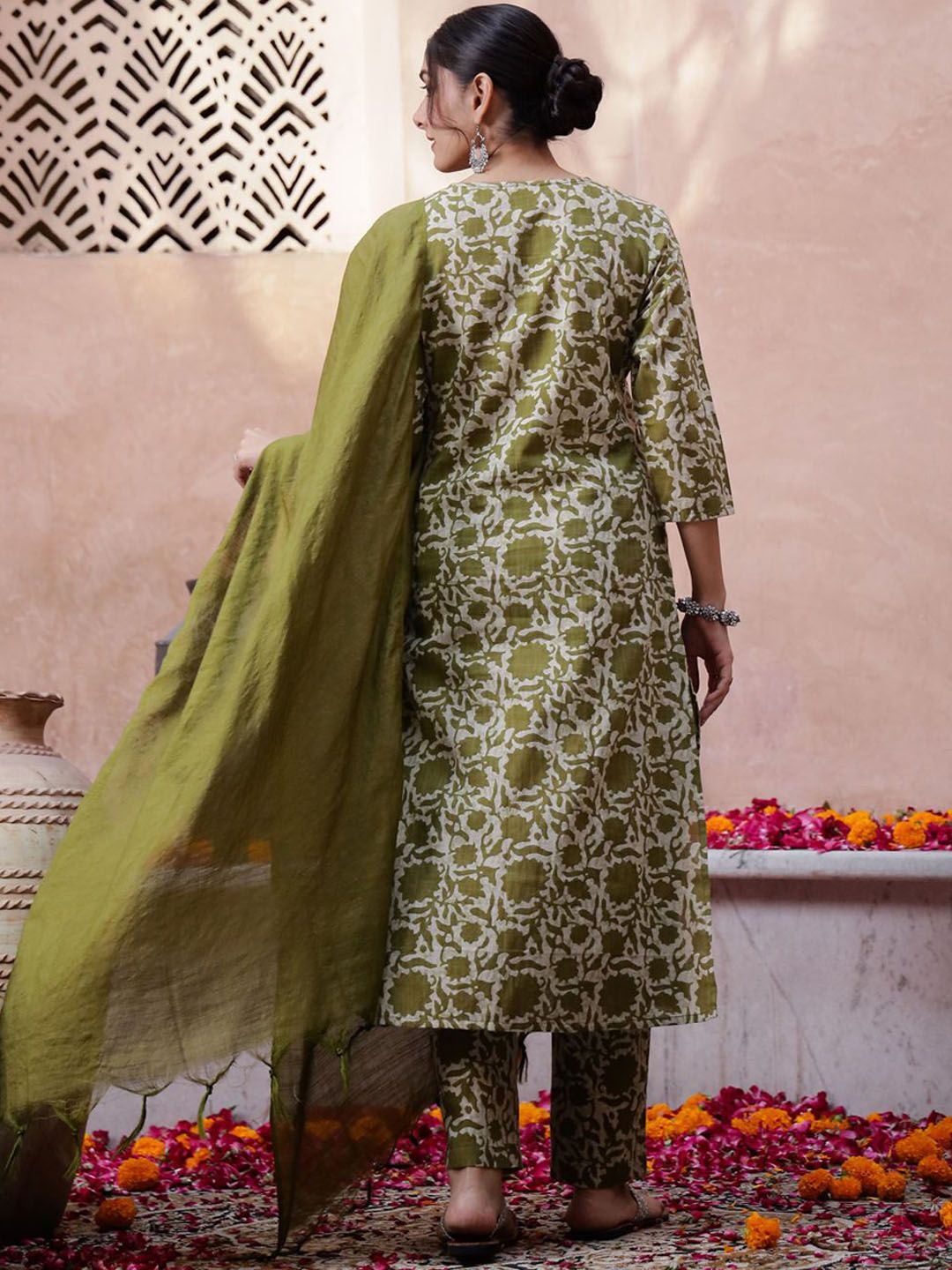Dhiyona SN Women's Floral Printed Thread Work Pure Cotton Kurta with Trouser & Dupatta