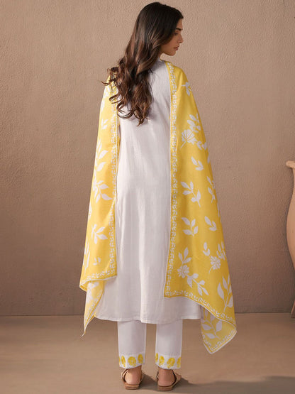 Dhiyona IE Women Floral Embroidered Regular Thread Work Pure Cotton Kurta with Trousers & With Dupatta