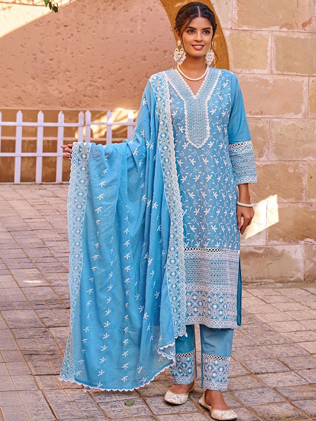 Women Ethnic Motifs Embroidered Regular Thread Work Pure Cotton Kurta with Trousers & With Dupatta