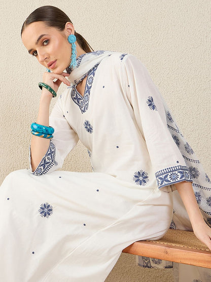 Floral Embroidered V Neck A-Line Pure Cotton Kurta & Trousers With Dupatta