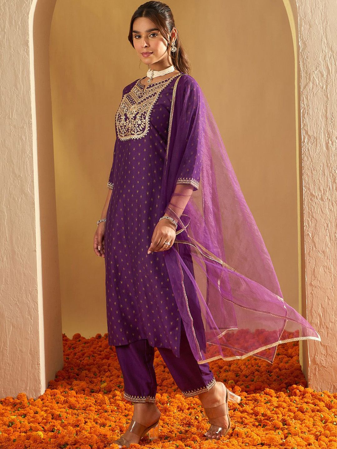 Dhiyona IE Ethnic Motifs Printed Straight Sequinned Kurta with Trousers & Dupatta
