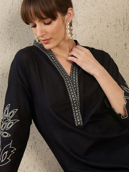 Women Floral Embroidered V-Neck Thread Work Pure Cotton Kurta with Trousers