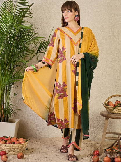 Women Floral Printed Regular Pure Cotton Kurta with Trousers & With Dupatta