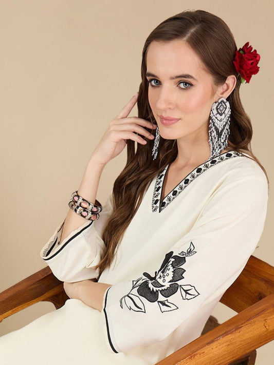 Women Floral Embroidered Regular Thread Work Kurta with Trousers