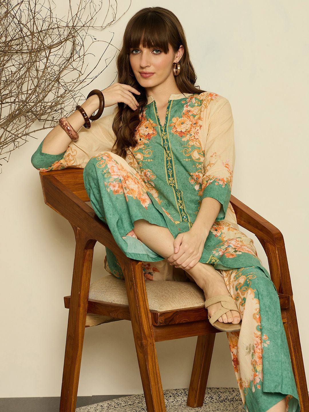 Women Floral Printed Regular Sequinned Kurta with Palazzos
