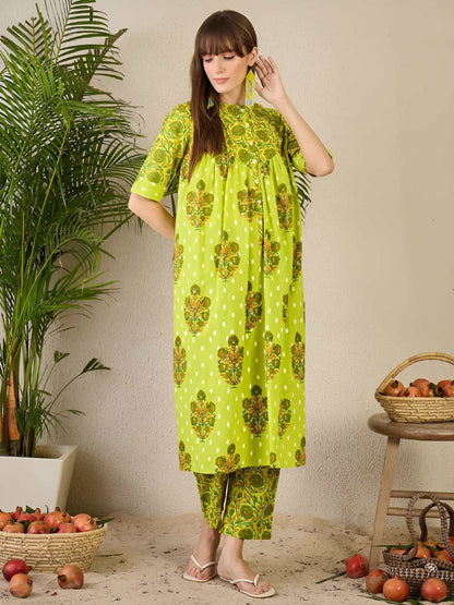 Dhiyona IE Women's Women Floral Printed Tiered Pure Cotton Kurta with Trousers