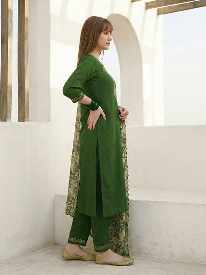 Dhiyona CH Women Floral Embroidered Regular Thread Work Kurta with Trousers & With Dupatta