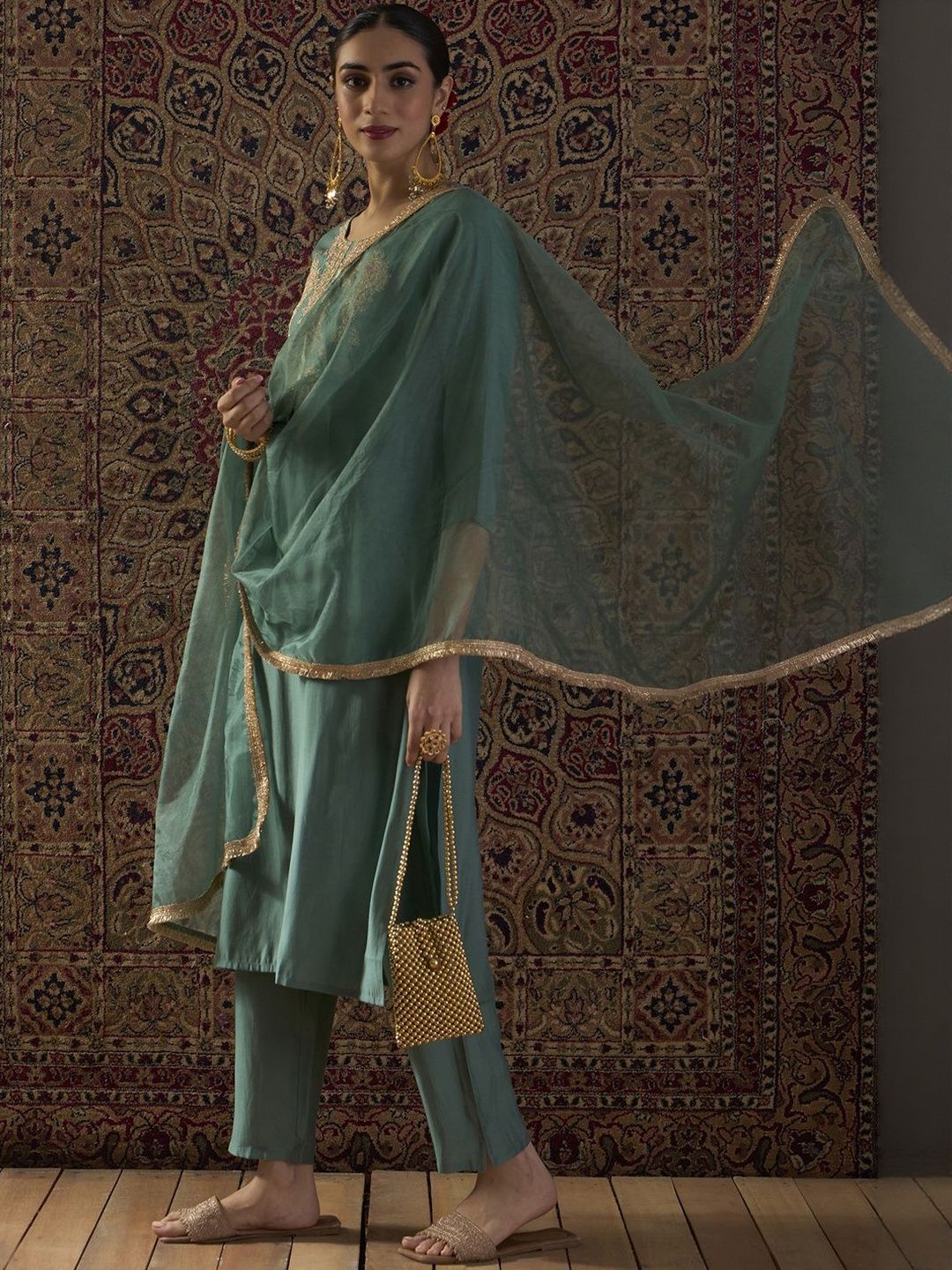 Ethnic Motifs Embroidered Thread Work Straight Kurta With Trousers & Dupatta