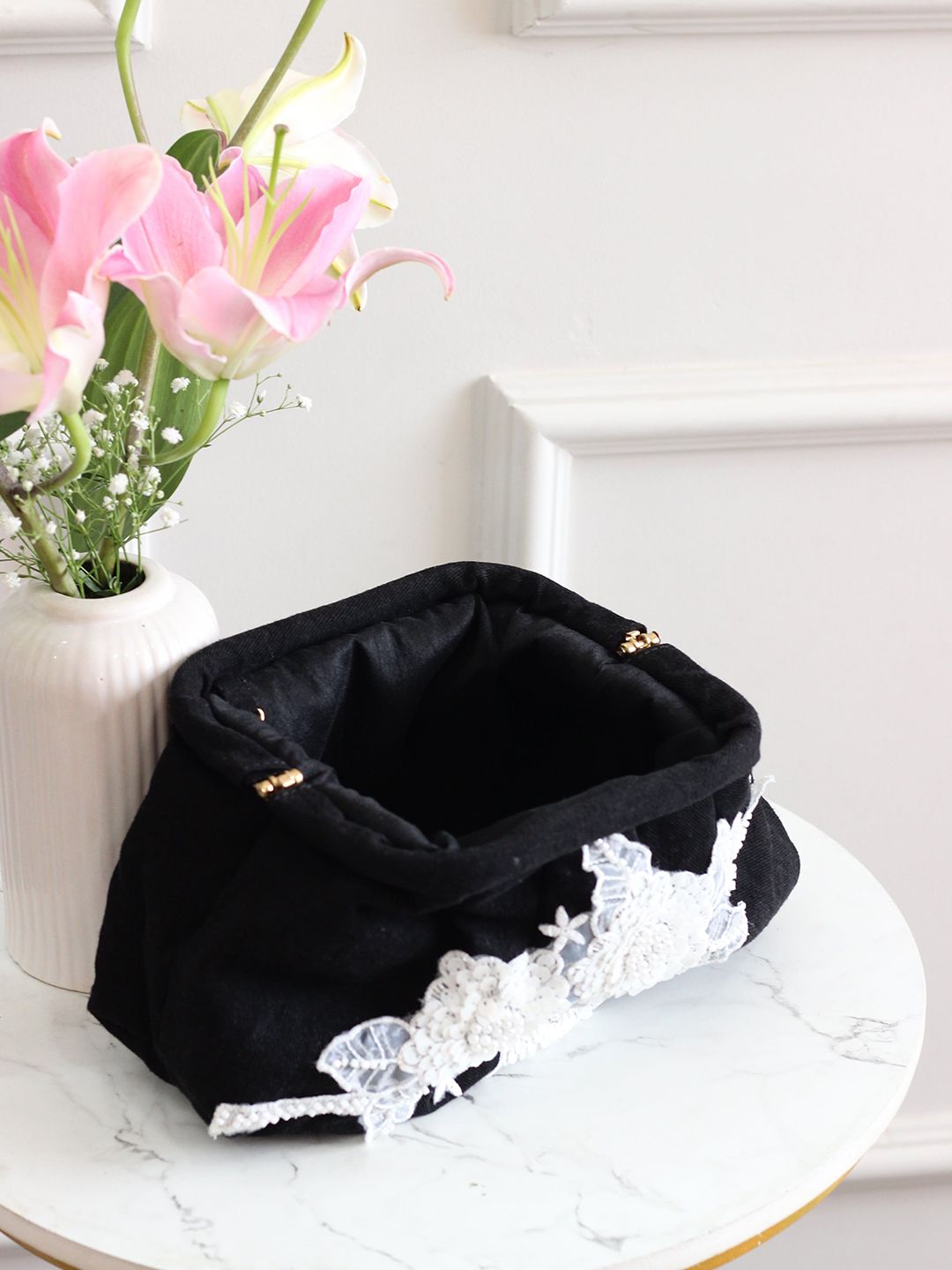 Dhiyona NR Floral Embroidered Sequinned Purse