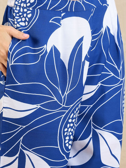 Dhiyona IE Floral Printed Notch Neck Straight Kurta With Trousers