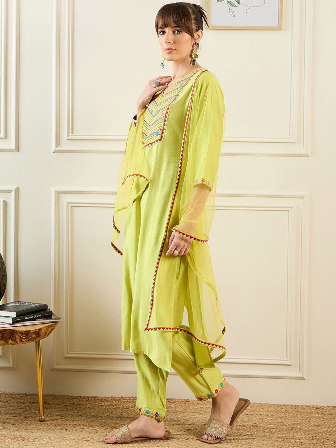Dhiyona IE Geometric Embroidered Thread Work Liva Straight Kurta With Trousers & Dupatta