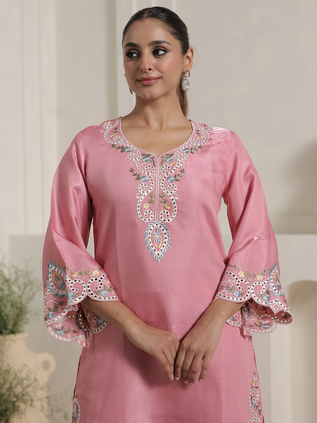 Dhiyona IE Women Embroidered Kurta & Trouser Co-Ord Set