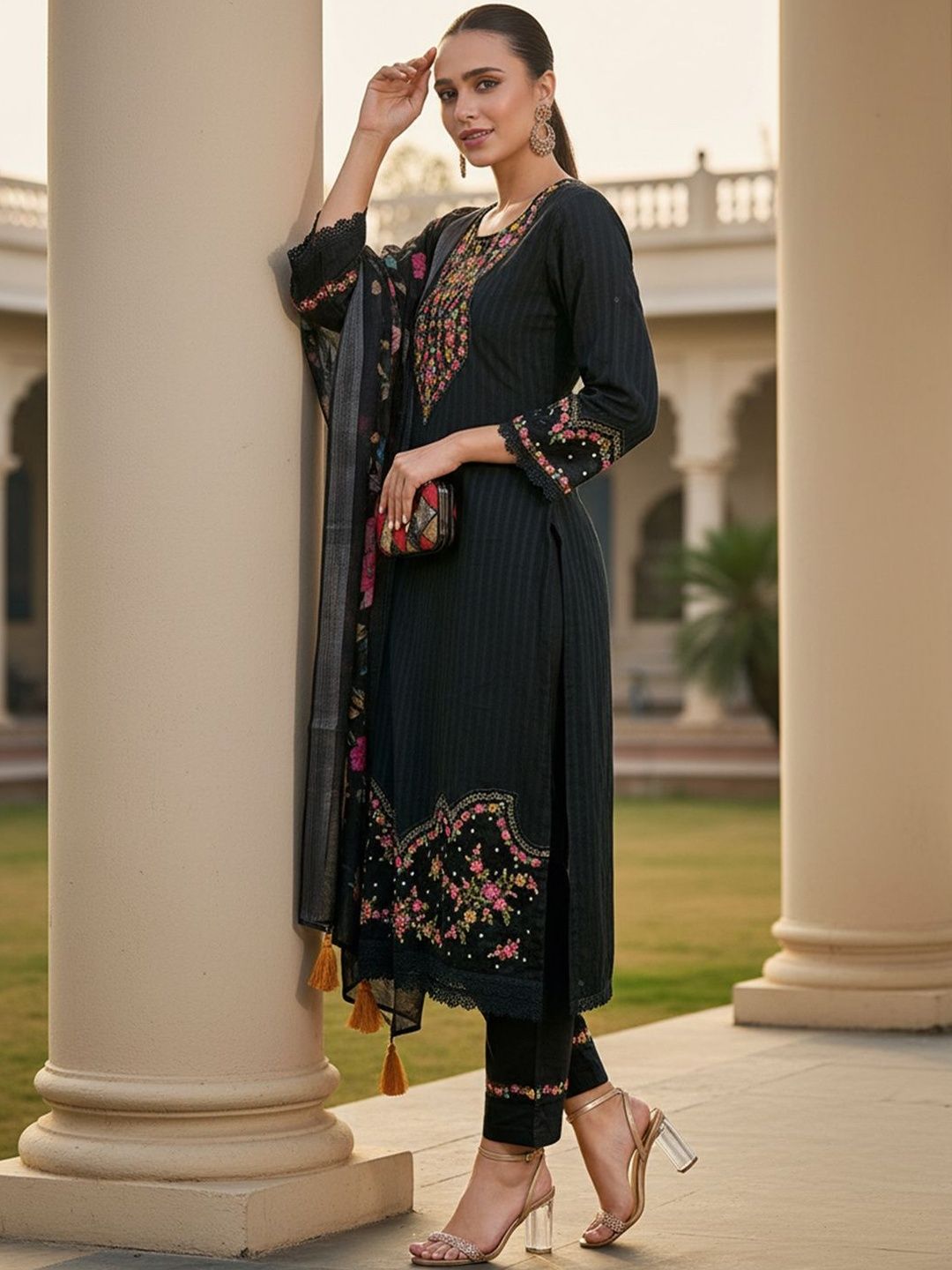 Floral Embroidered Regular Thread Work Pure Cotton Kurta With Trousers & Dupatta