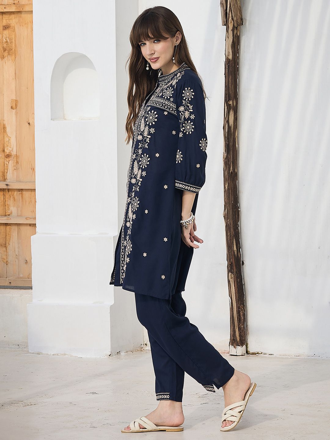 Dhiyona IE Floral Embroidered Mandarin Collar Neck A-Line Tunic With Trousers Co-Ords