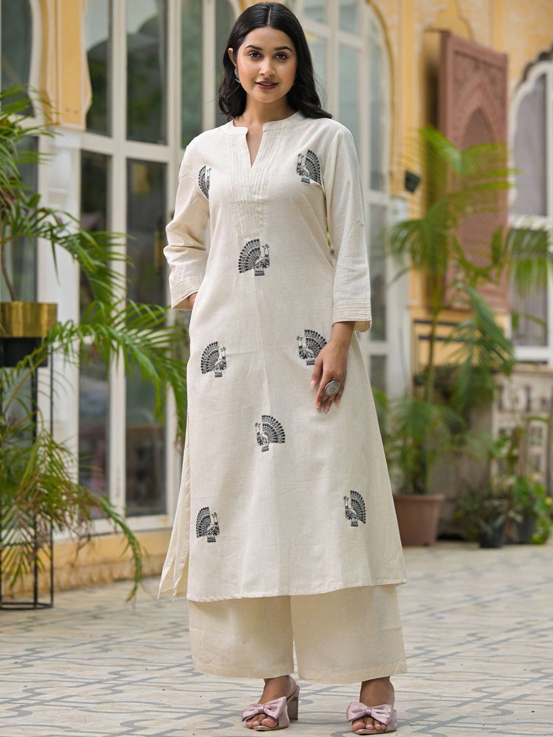 Animal Embroidered Regular Thread Work Pure Cotton Kurta With Palazzos