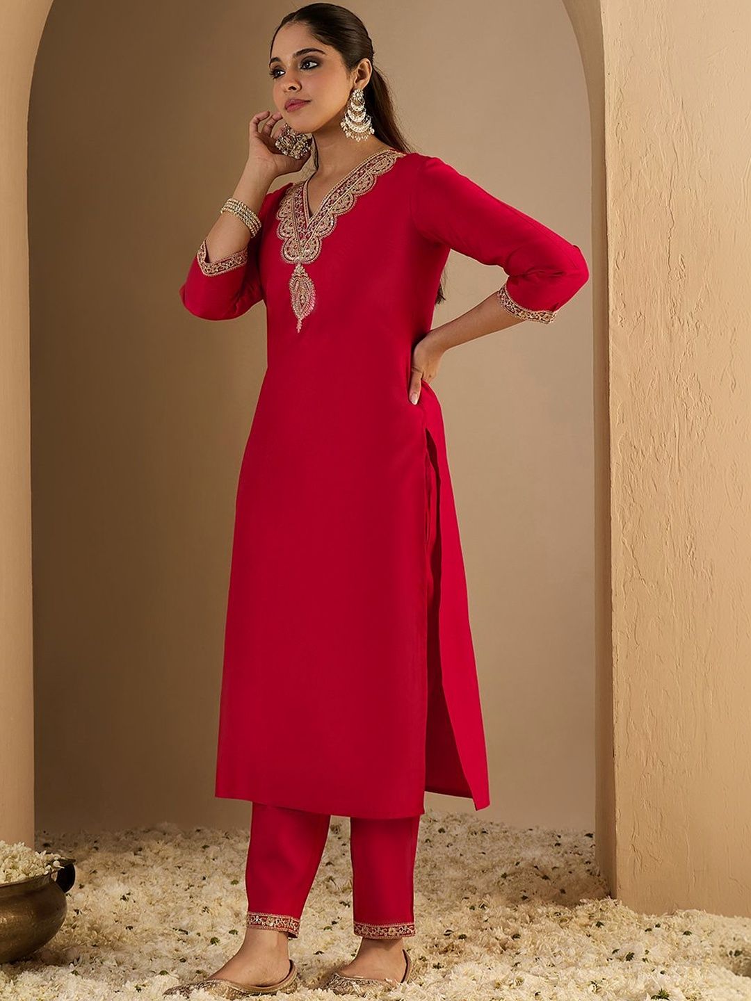 Women Ethnic Motifs Embroidered Regular Thread Work Liva Kurta with Trousers