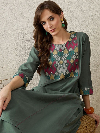 Women Embroidered Regular Thread Work Kurta with Trousers