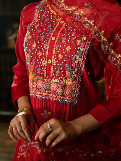 Dhiyona IE Women Floral Embroidered Regular Thread Work Kurta with Trousers & With Dupatta