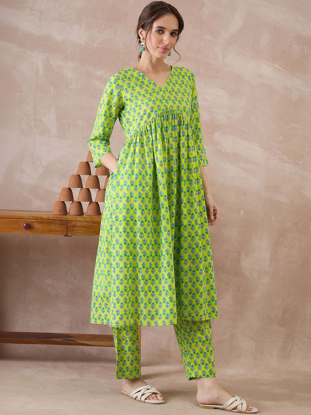 Women Ethnic Motifs Printed Regular Pure Cotton Kurta with Trousers