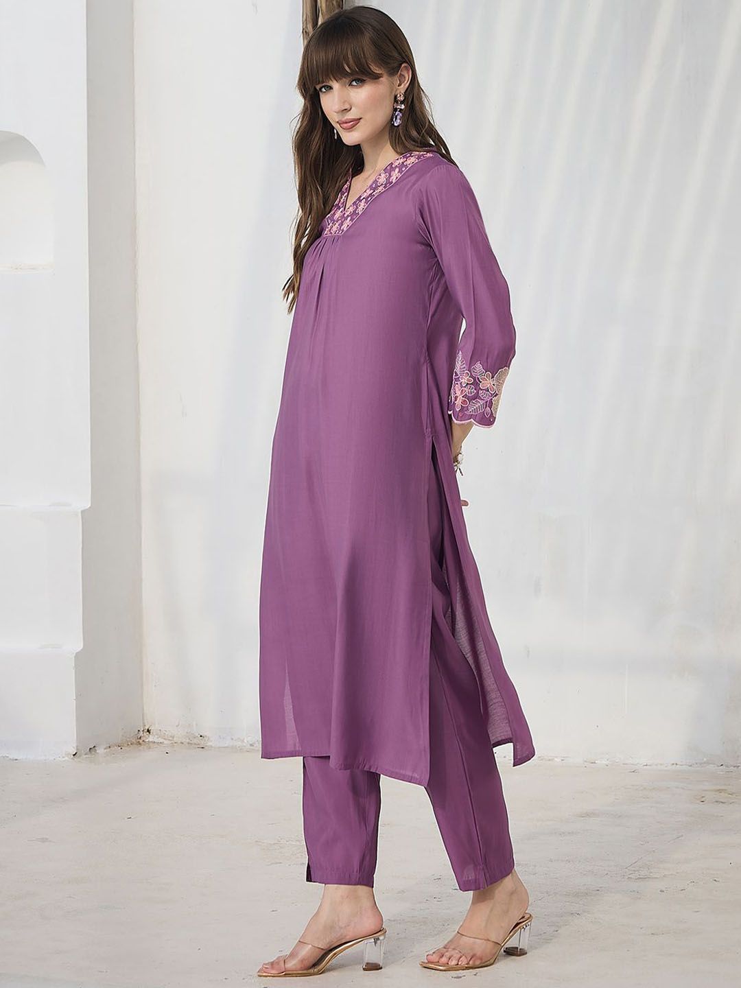 Floral Embroidered Thread Work Straight Kurta With Trousers