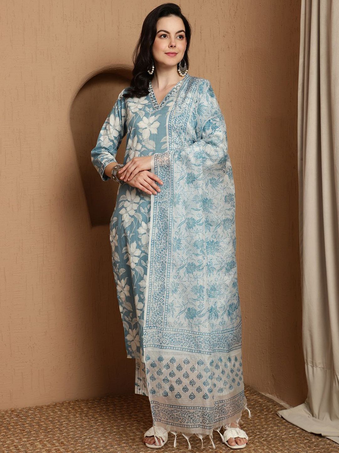 Dhiyona SN Women's Floral Printed Straight Kurta With Trouser & Dupatta