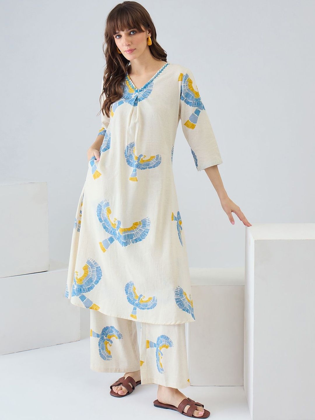 Women Printed Regular Thread Work Pure Cotton Kurta with Trousers