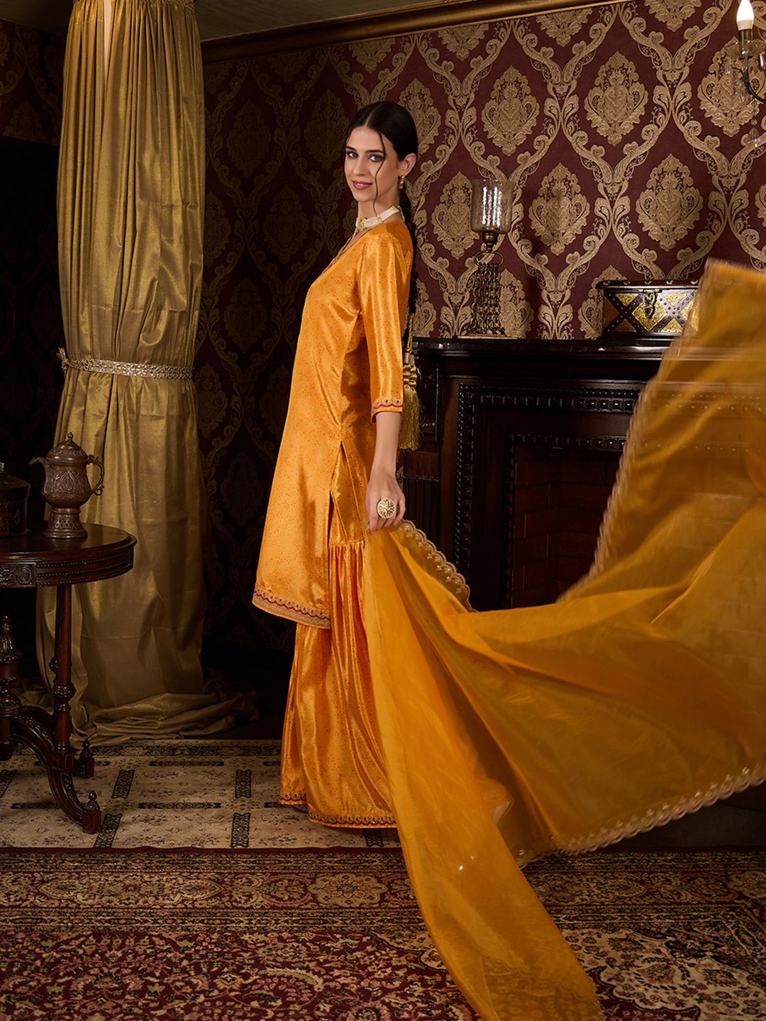 Dhiyona CH Women Ethnic Motifs Printed Regular Thread Work Kurta with Sharara & With Dupatta