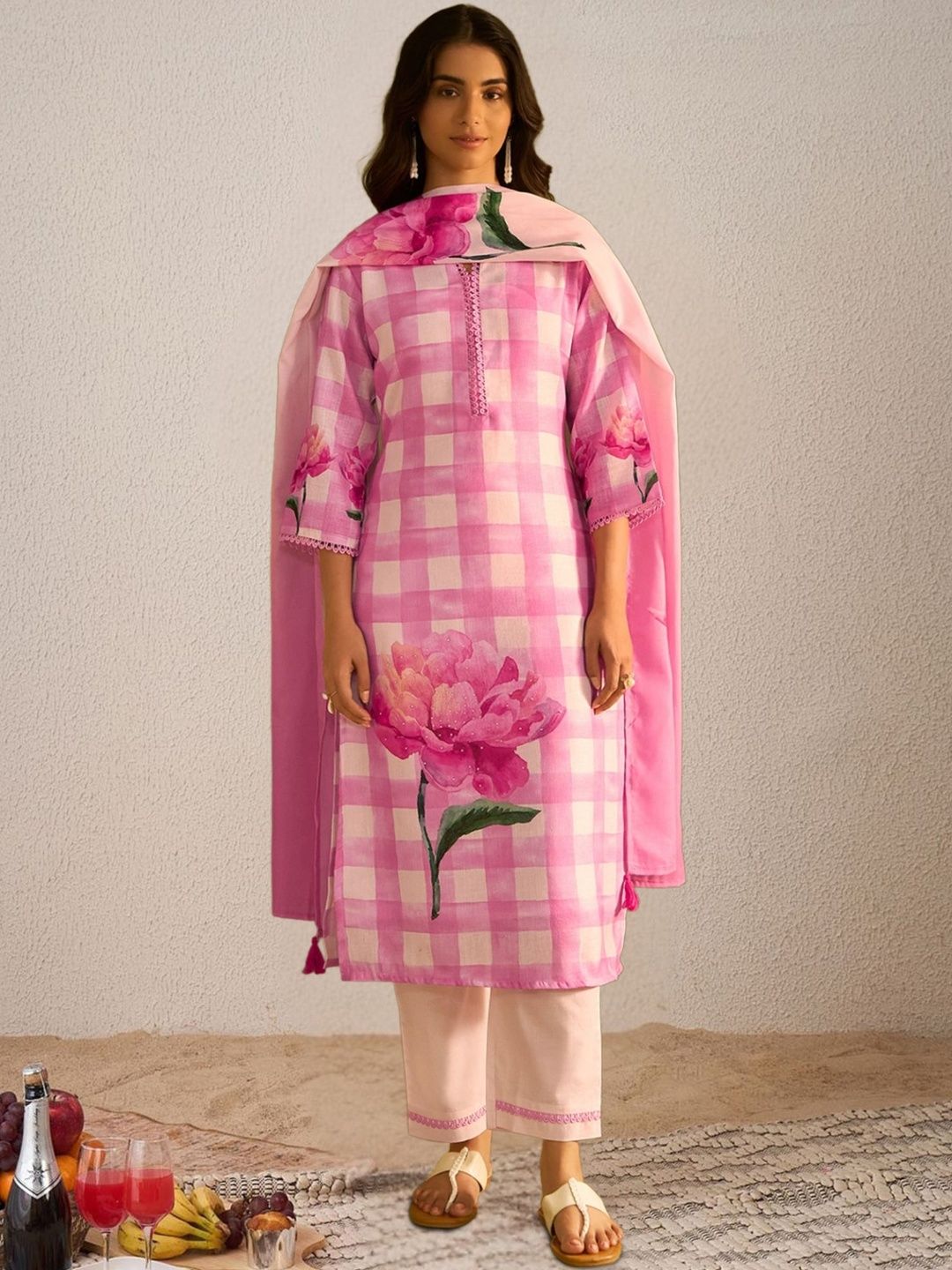 Women Floral Printed Regular Linen Kurta with Trousers & With Dupatta