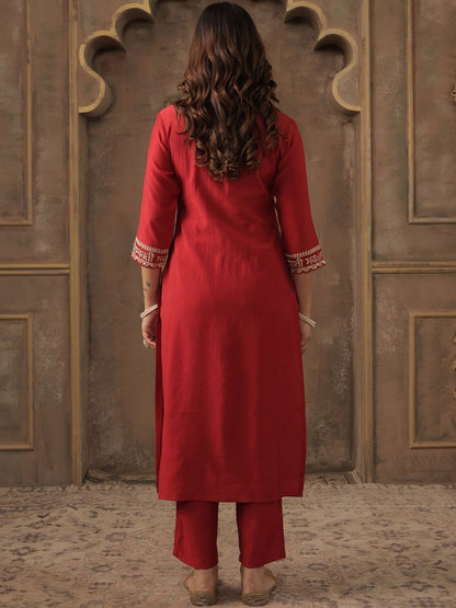 Women Ethnic Motifs Embroidered Kurta with Trousers