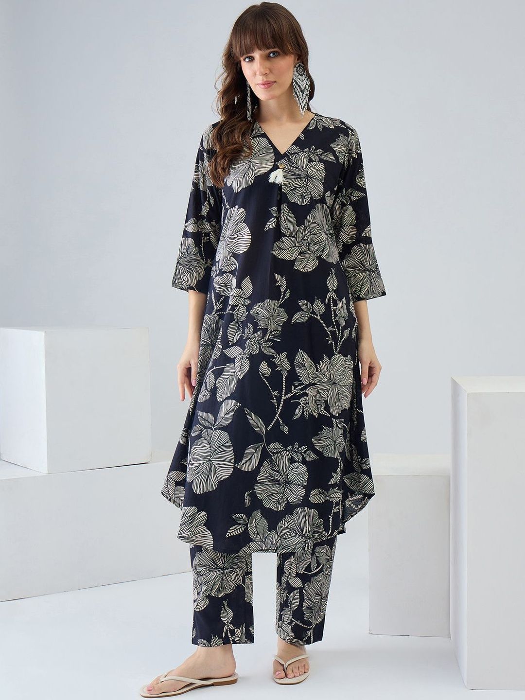 Women Floral Printed Regular Pure Cotton Kurta with Trousers