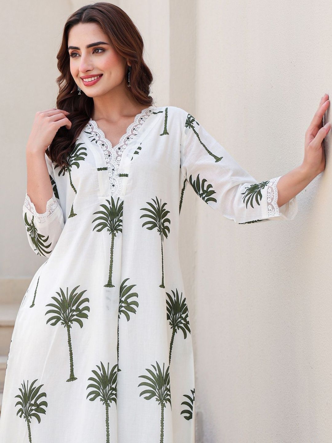 Women Ethnic Motifs Printed Cotton A-Line Kurta with Trousers