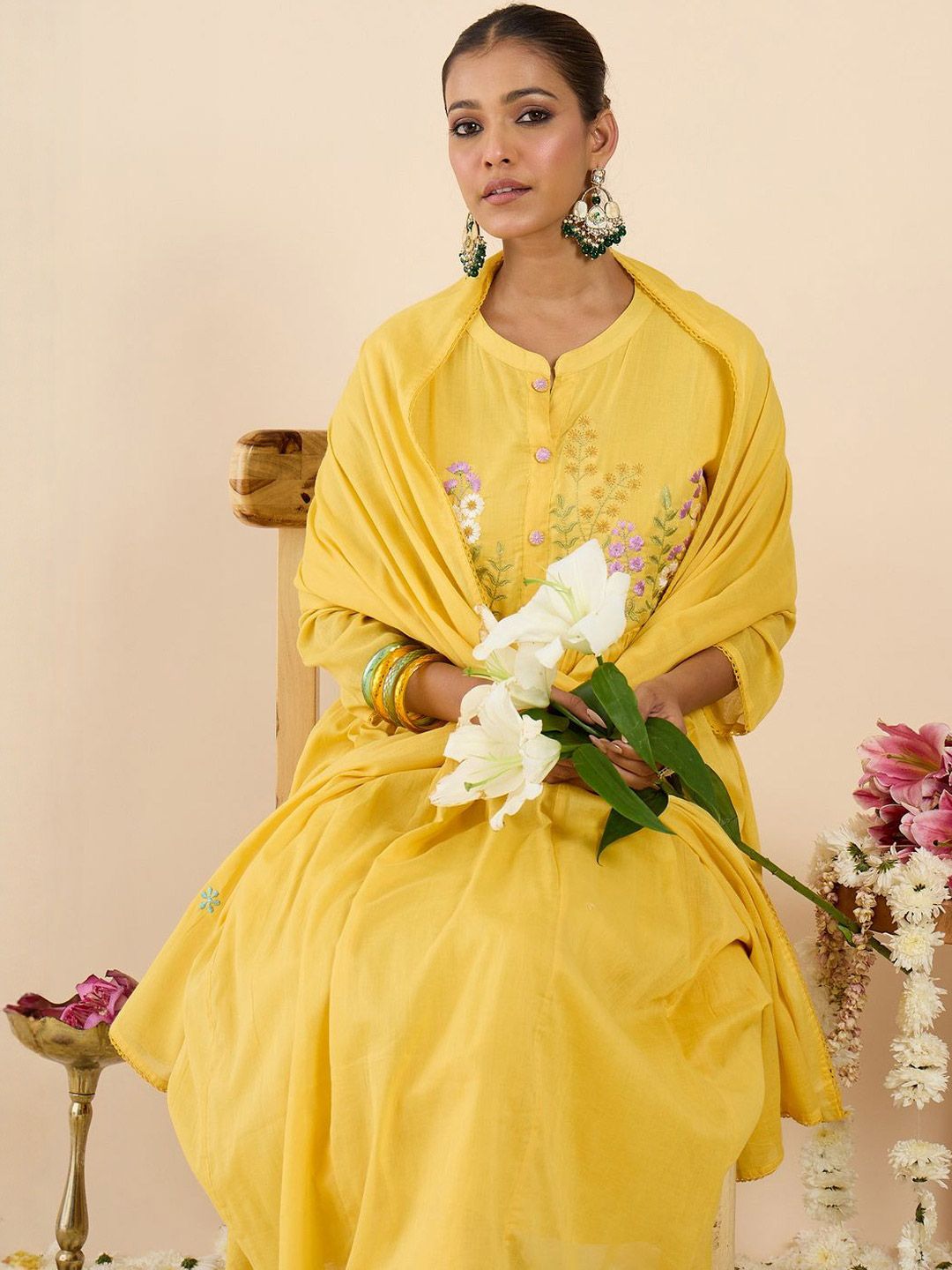 Women Floral Embroidered Panelled Thread Work Pure Cotton Kurta with Trousers & With Dupatta