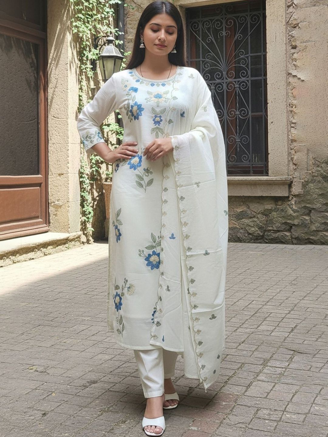 Dhiyona IE Women Pure Cotton Floral Embroidered Kurta Set With Trousers & Dupatta