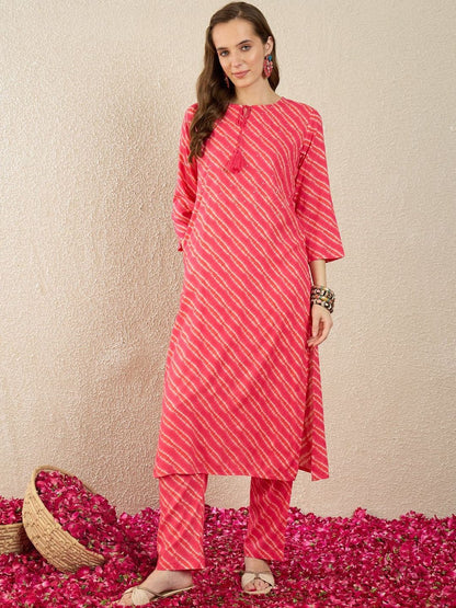 Dhiyona IE Printed Round Neck Three-Quarter Sleeves Tunic And Trousers