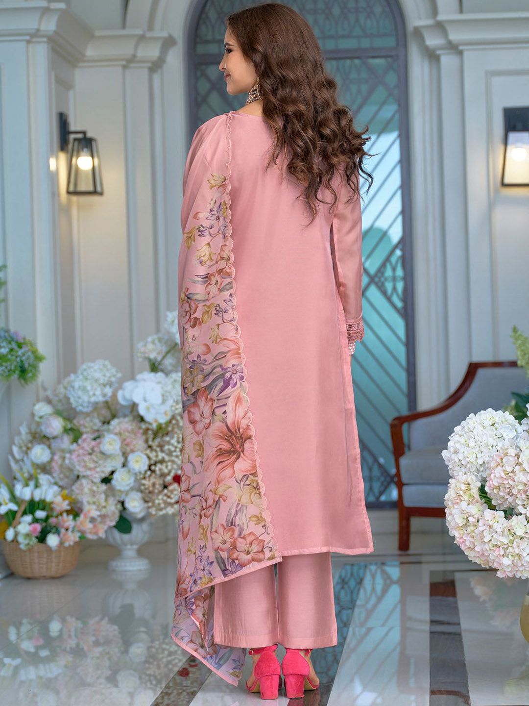 Women Floral Embroidered Thread Work Kurta with Trousers & Dupatta Kurta Sets