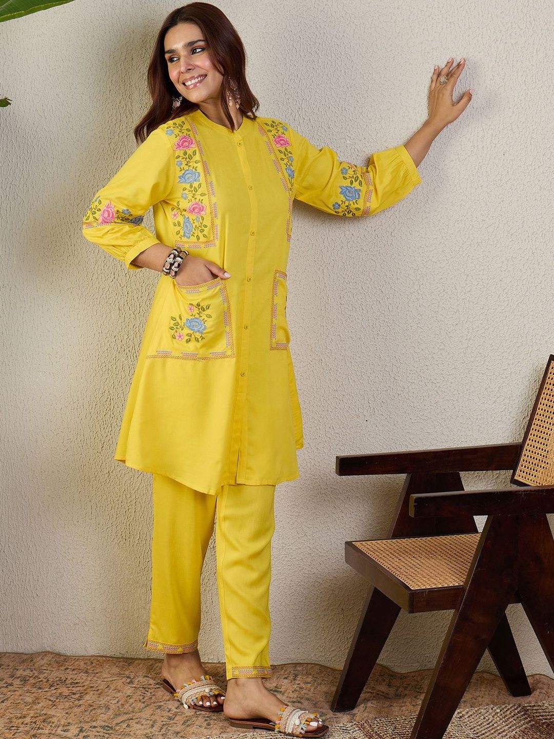 Dhiyona IE Embroidered Mandarin Collar Tunic & Trousers Co-Ords