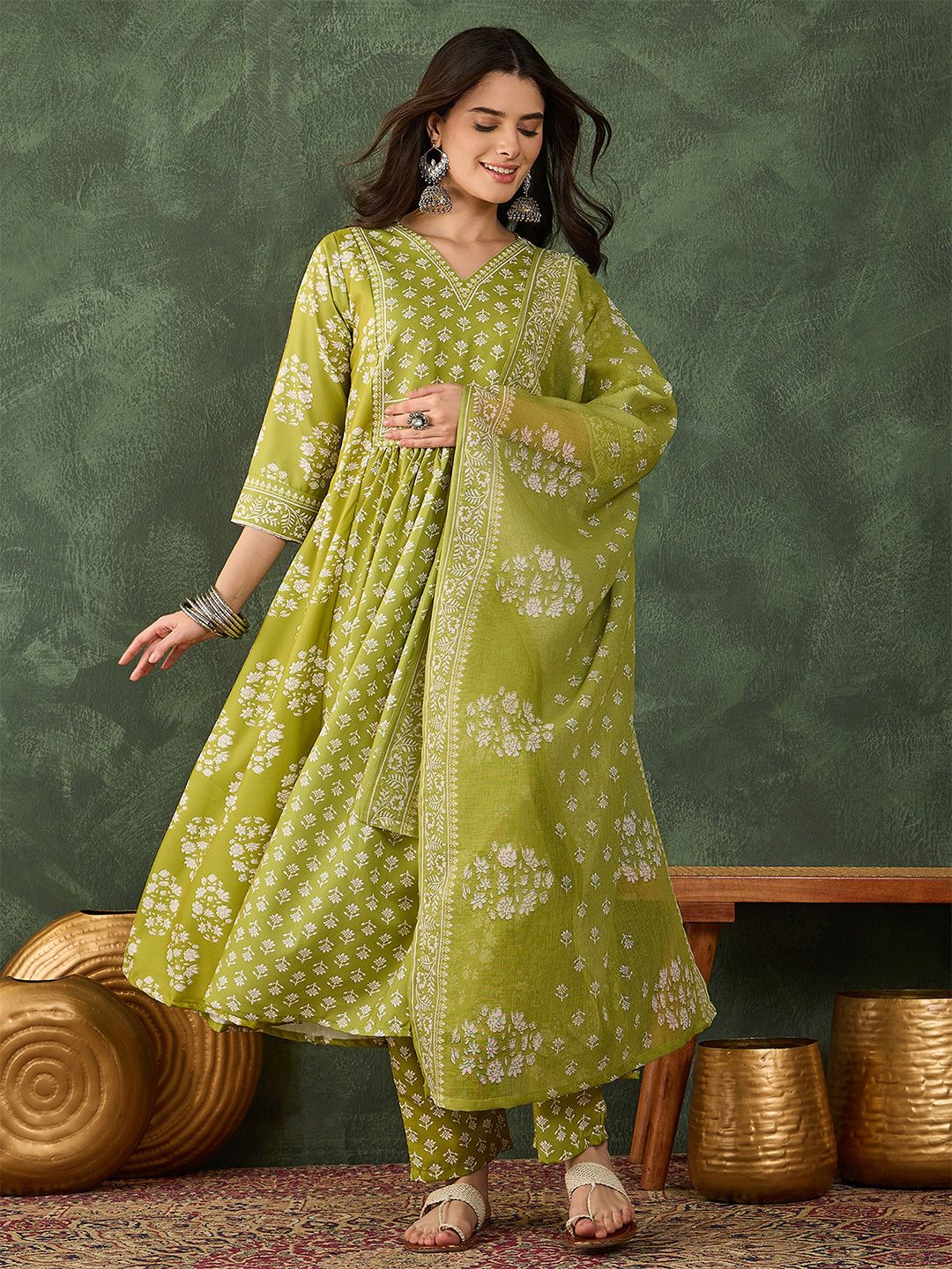 Dhiyona KL Women Ethnic Motifs Embroidered Regular Kurta with Trousers & With Dupatta