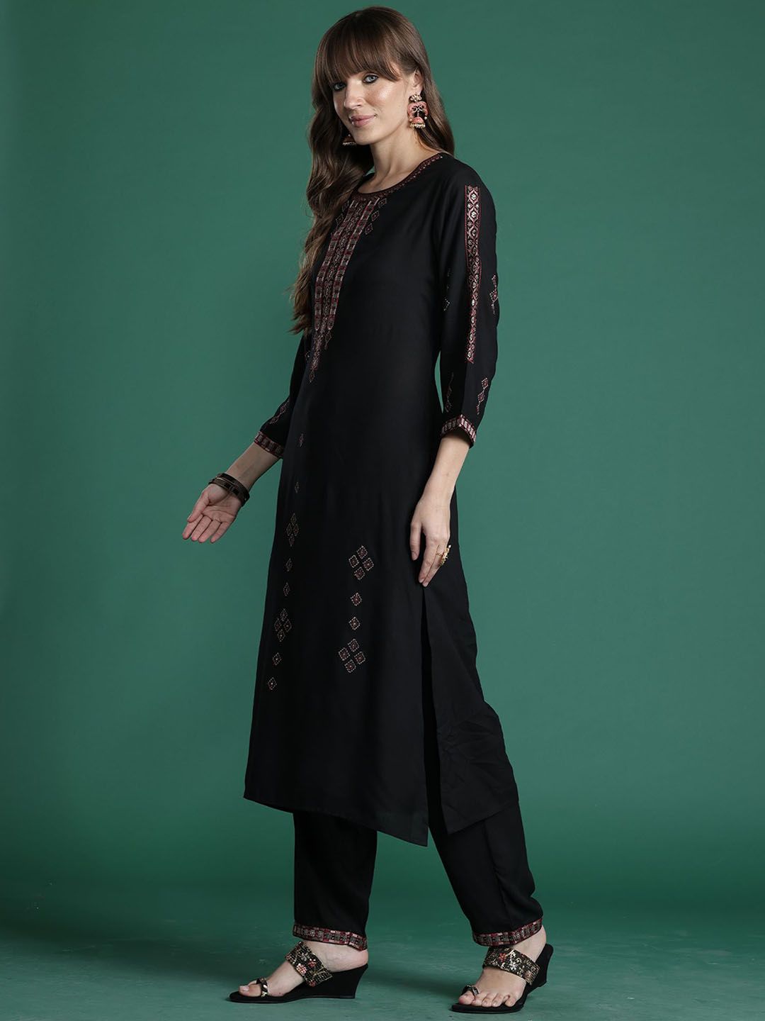 Dhiyona IE Indo era Embroidered Straight Tunic & Trousers Co-Ord Set