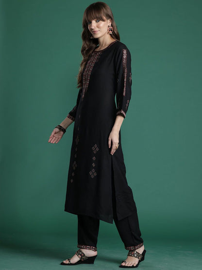Dhiyona IE Indo era Embroidered Straight Tunic & Trousers Co-Ord Set