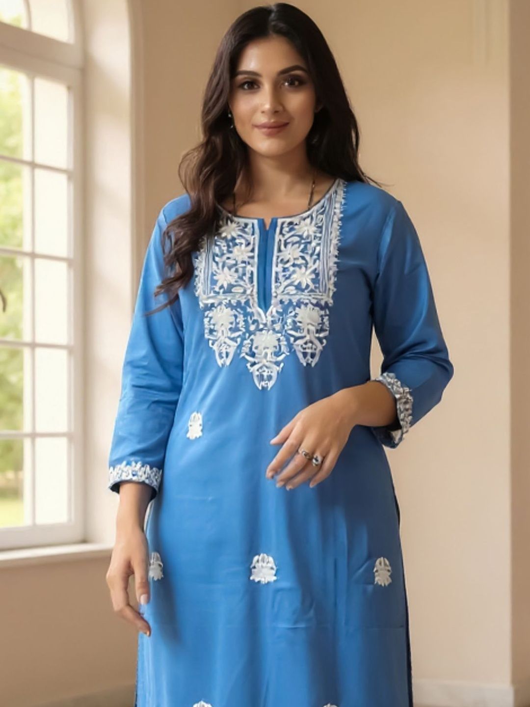 Women Ethnic Motifs Embroidered Regular Thread Work Kurta Set