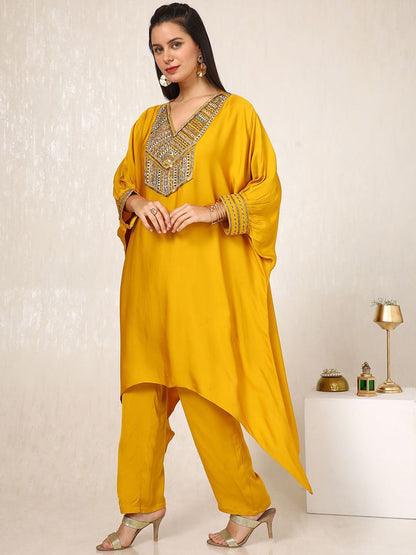 Dhiyona SO Women's V-Neck Three-Quarter Sleeves Regular Mirror Work Kaftan Kurta With Trouser