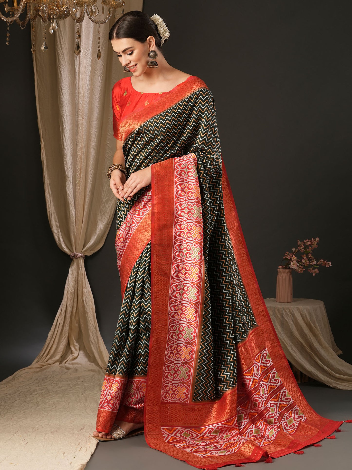 Women's Silk Blend Red Woven Design Designer Saree With Blouse Piece