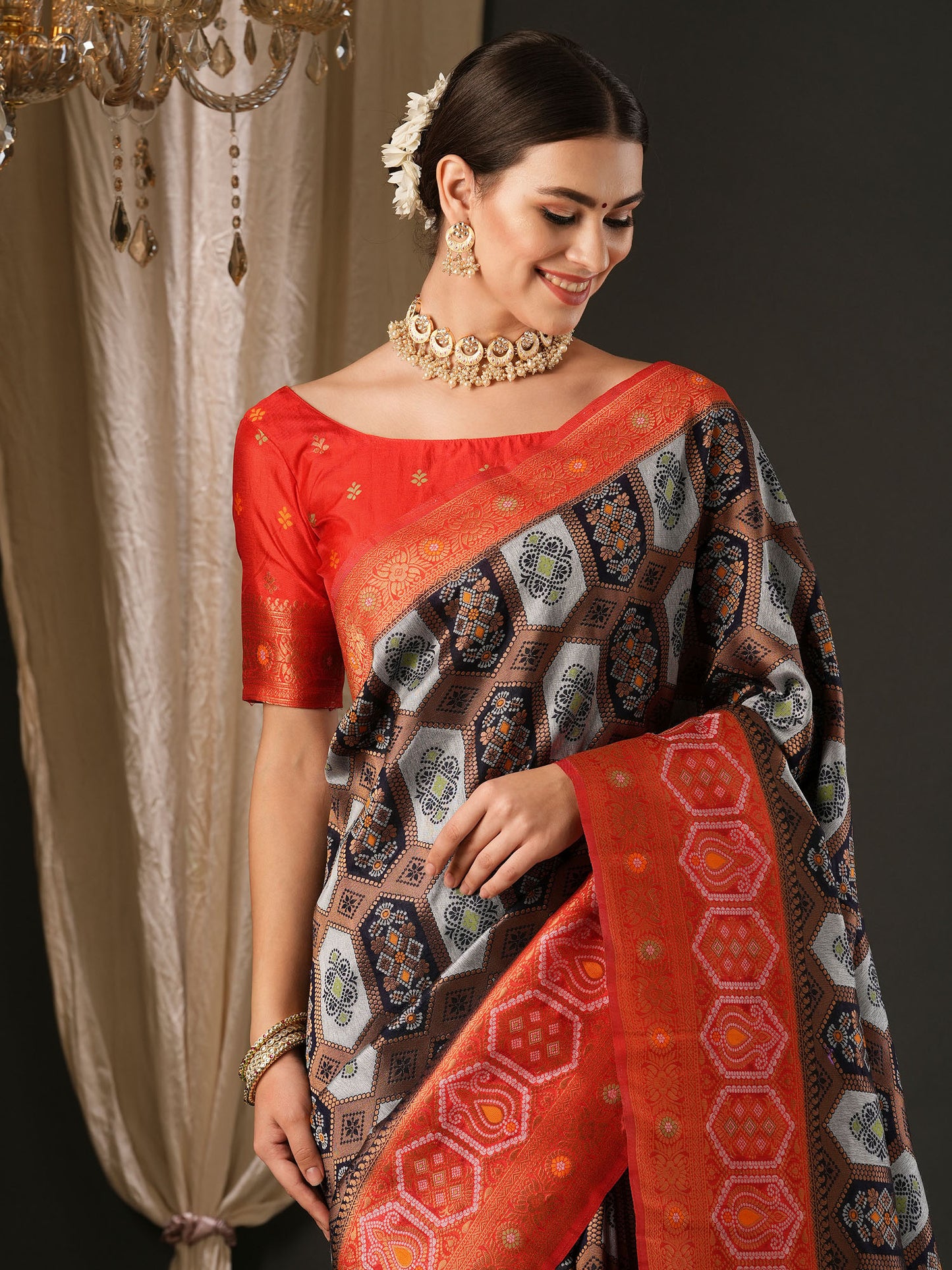 Women's Silk Blend Red Woven Design Designer Saree With Blouse Piece