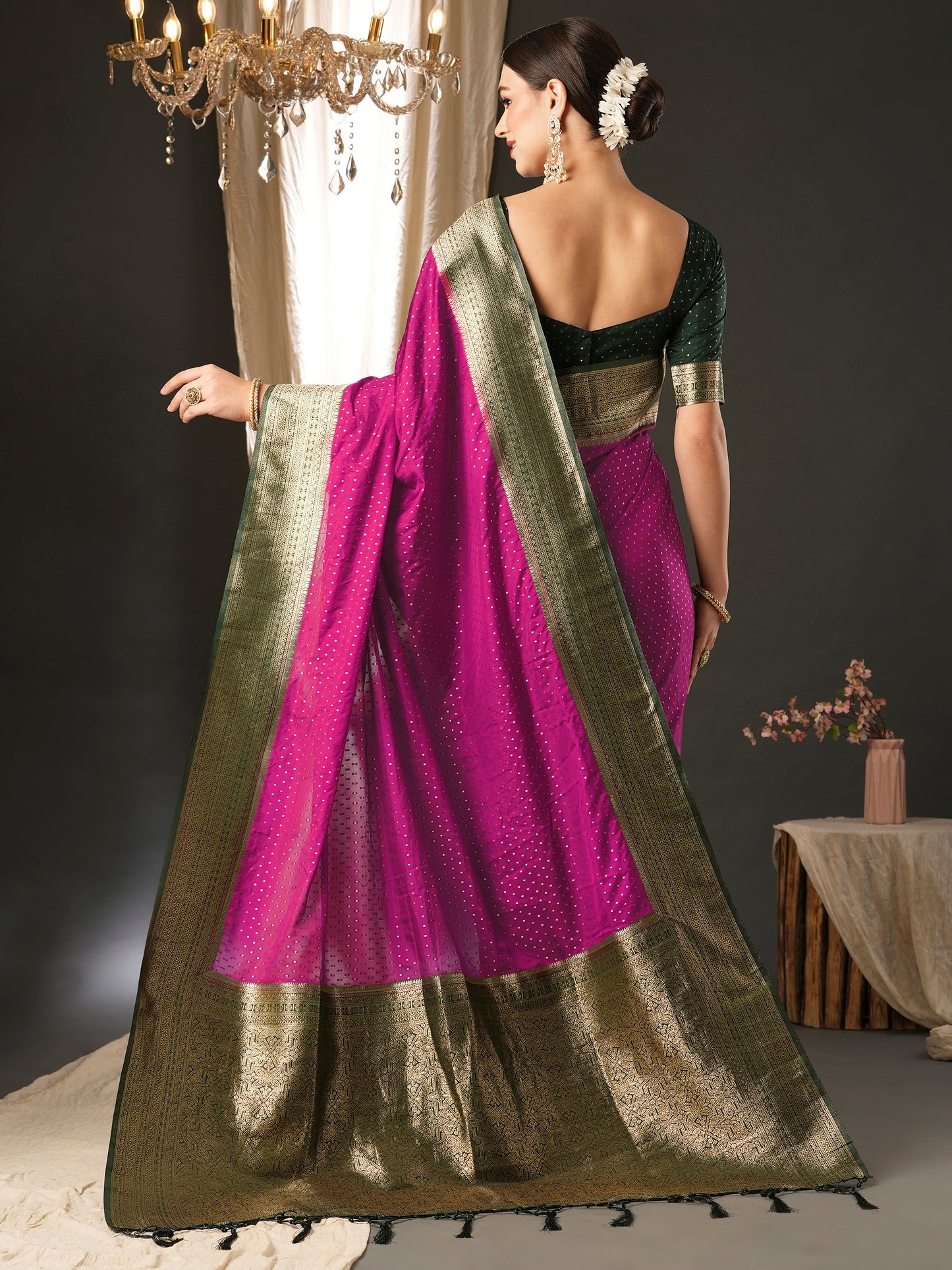 Women's Silk Blend Pink Woven Design Designer Saree With Blouse Piece