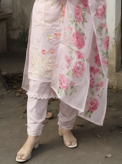 Dhiyona IE Women's Women Floral Embroidered Thread Work Kurta with Trousers & Dupatta