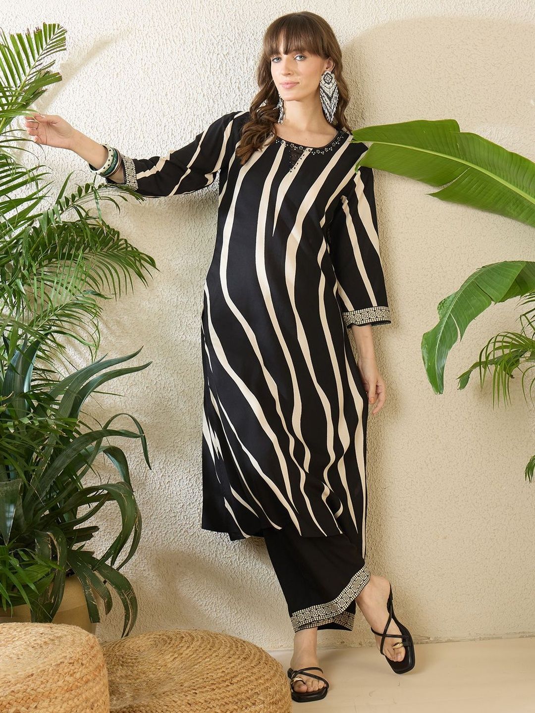 Women Printed Regular Beads and Stones Kurta with Palazzos